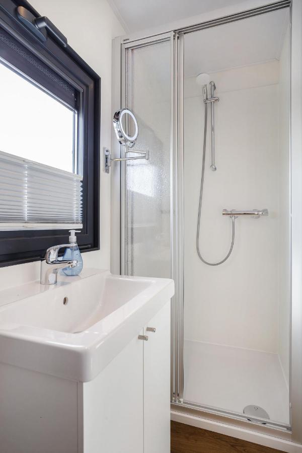 Welcome In - Houseboat Agua Dolce Met Tuin, Paviljoenwei 4, Sneek - Offingawier Exterior foto